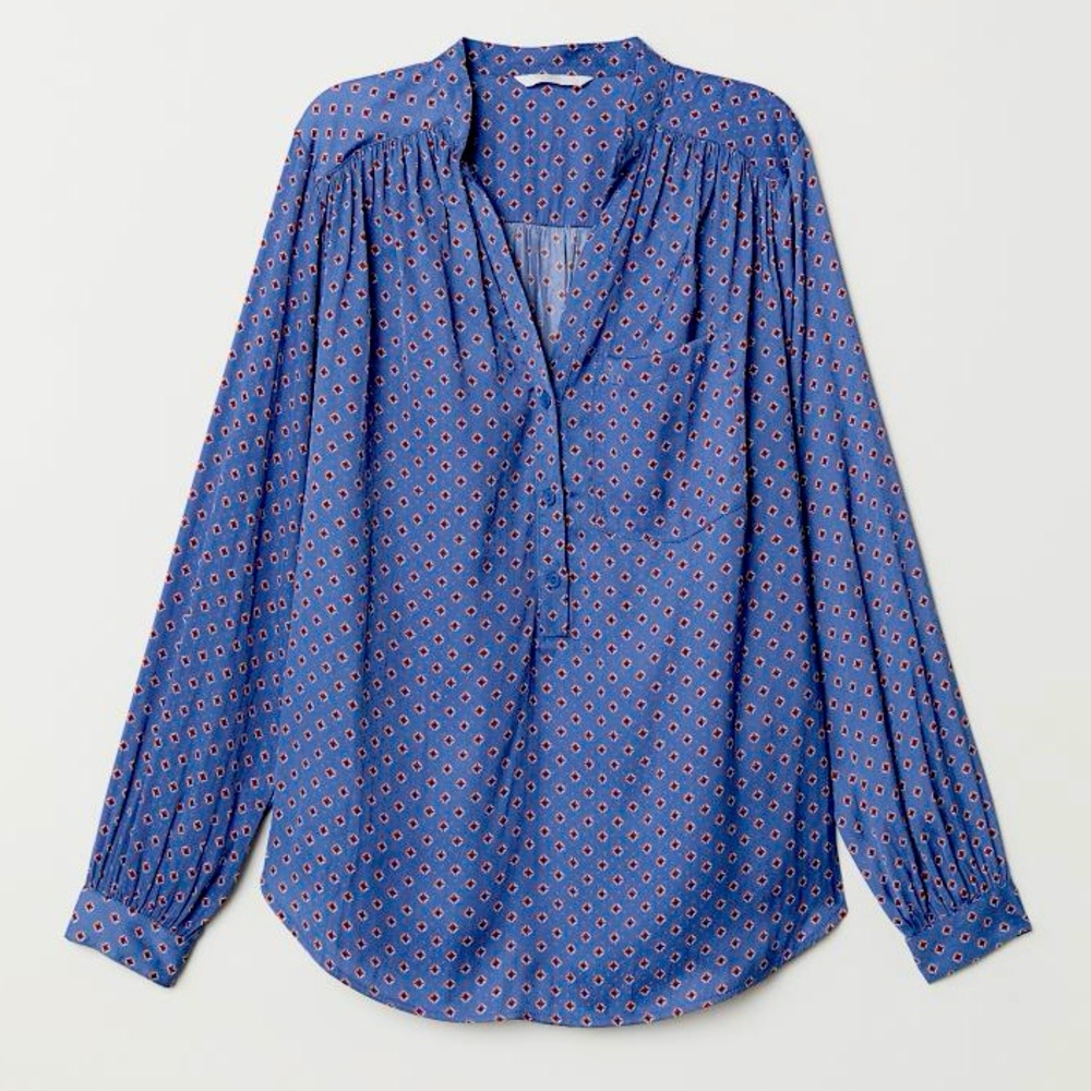 H&M Womens patterned top v-neck half button down